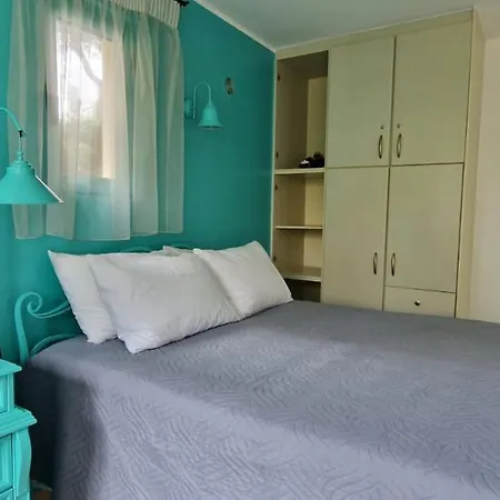 Elias & Casseiopia Villa *