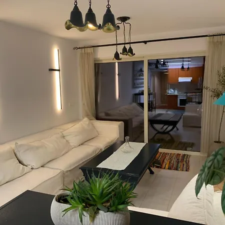 Elias & Casseiopia Villa